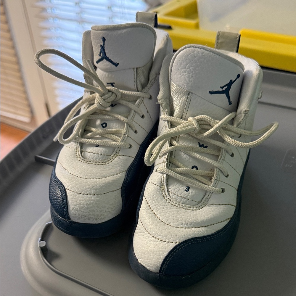 Jordan Kids Sneakers in White and Navy